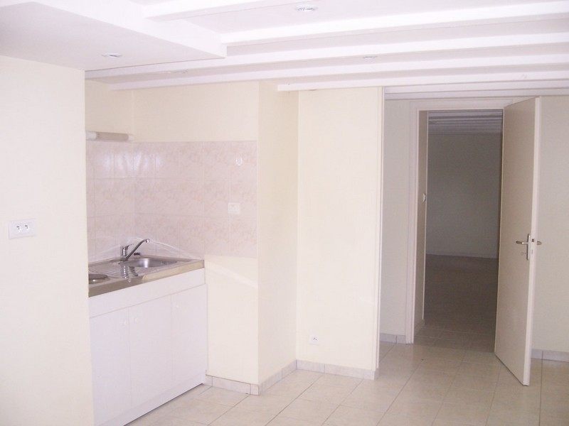 Photo Centre ville grand t2 rénové image 2/2