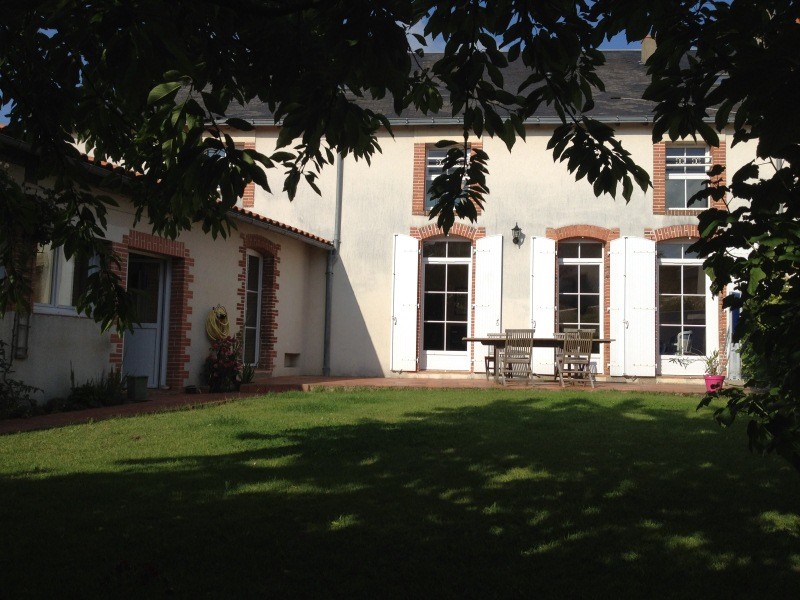 Photo Quartier du Sacré Coeur, maison restaurée de 6ch.comp. un jardin image 2/2