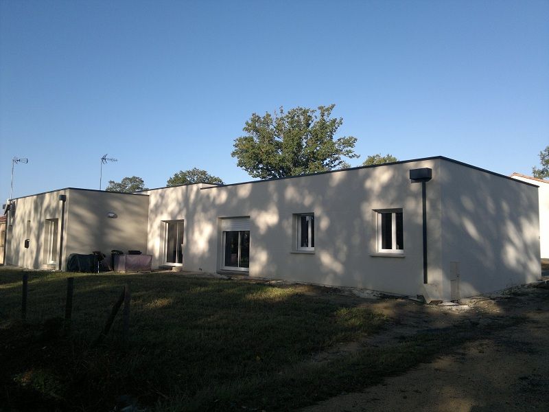 Photo Maison moderne de 134 m² à BOURNEZEAU. image 2/2