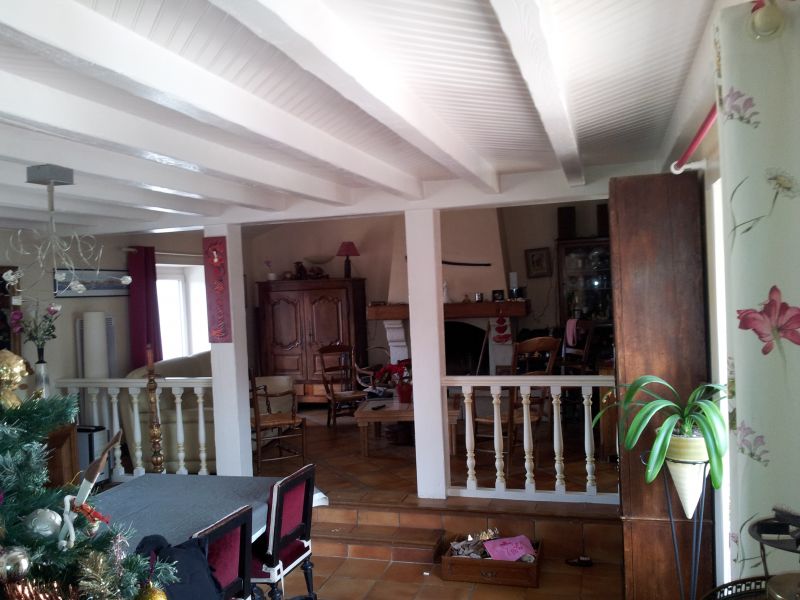 Photo Charmante maison en pierres 4 chambres avec beau terrain image 2/2