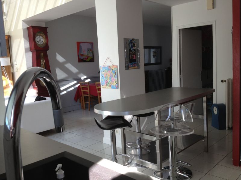 Photo Centre-ville, maison ancienne de 6 chambres, garage et jardin image 4/5