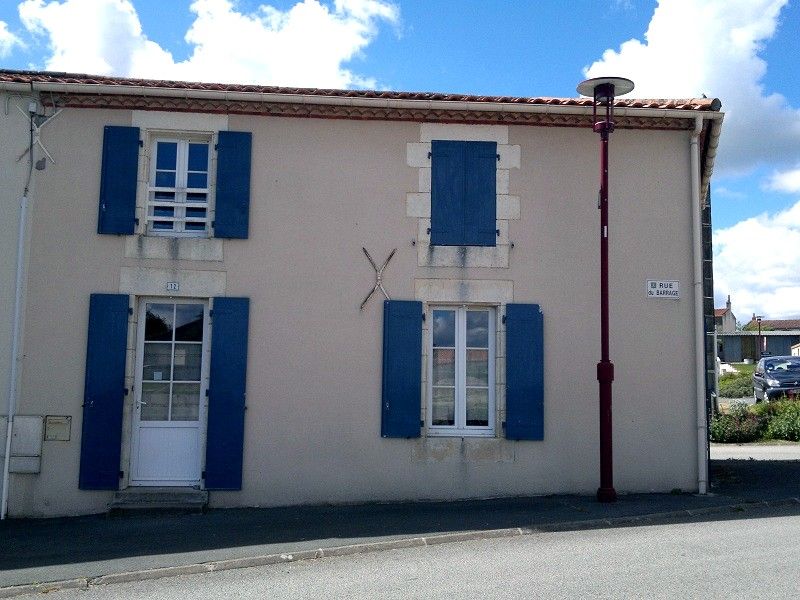 Maison de bourg rénovée. THORIGNY