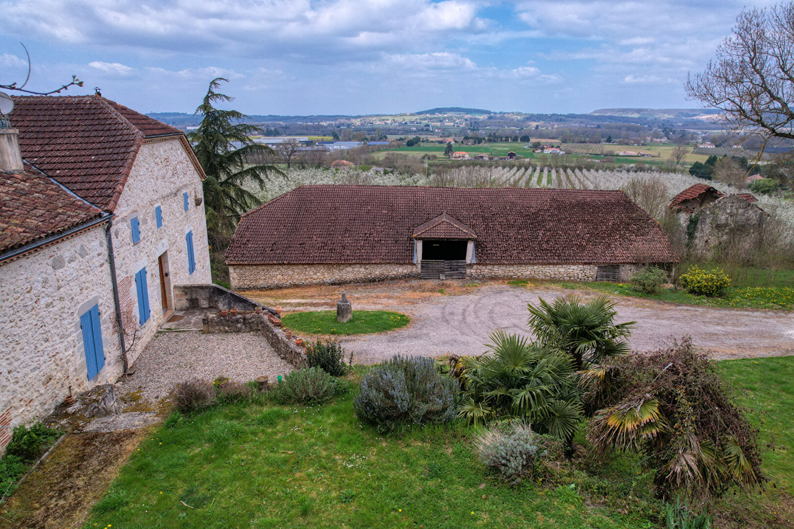 Photo Maison en pierre avec dépendance aux portes de Villeneuve sur Lot image 2/6