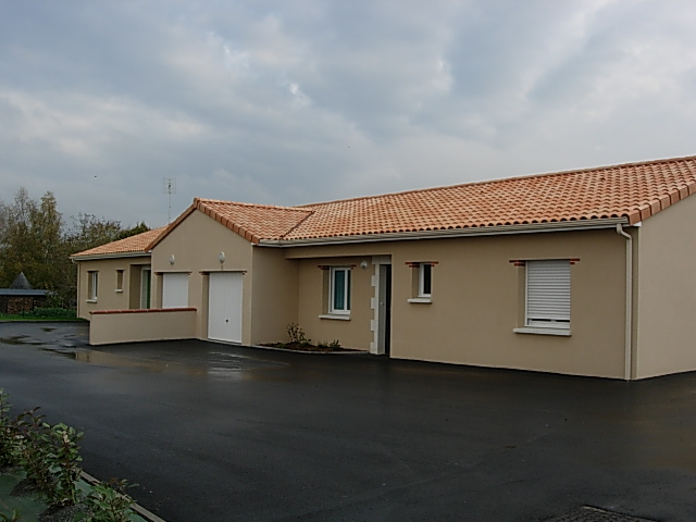 Photo Maison - BOURGNEUF EN MAUGES image 1/2