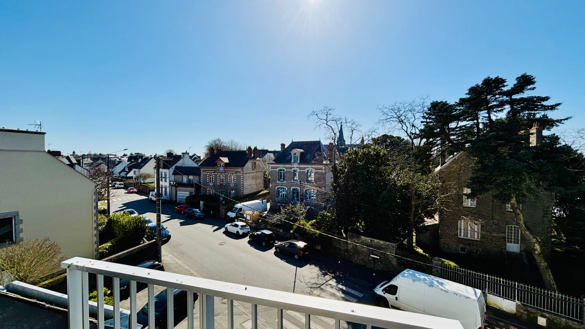 T2 au dernier étage avec balcon ensoleillé