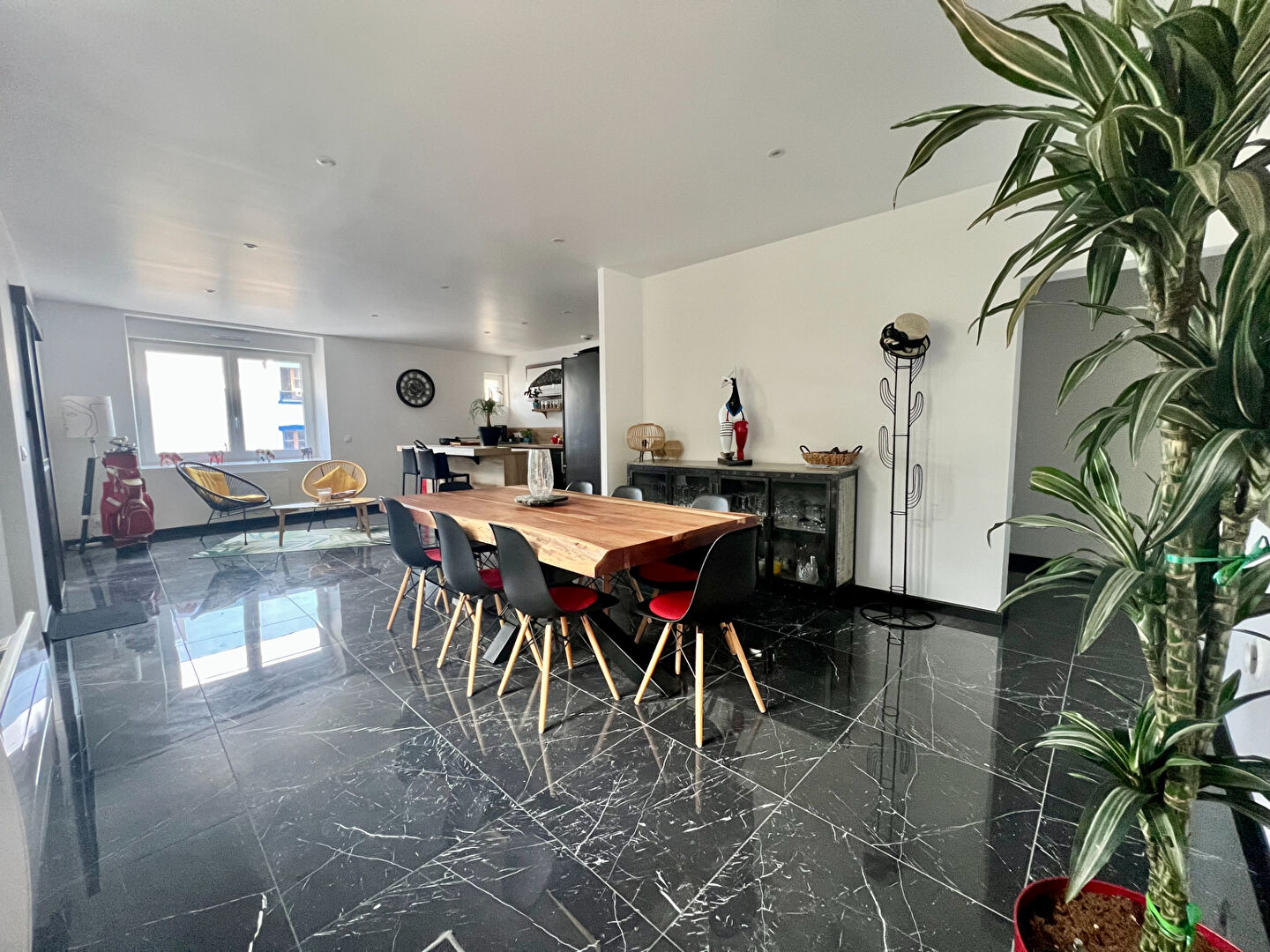 Photo Maison rénovée - 4 chambres, 161 m2 - Asserac centre image 2/6