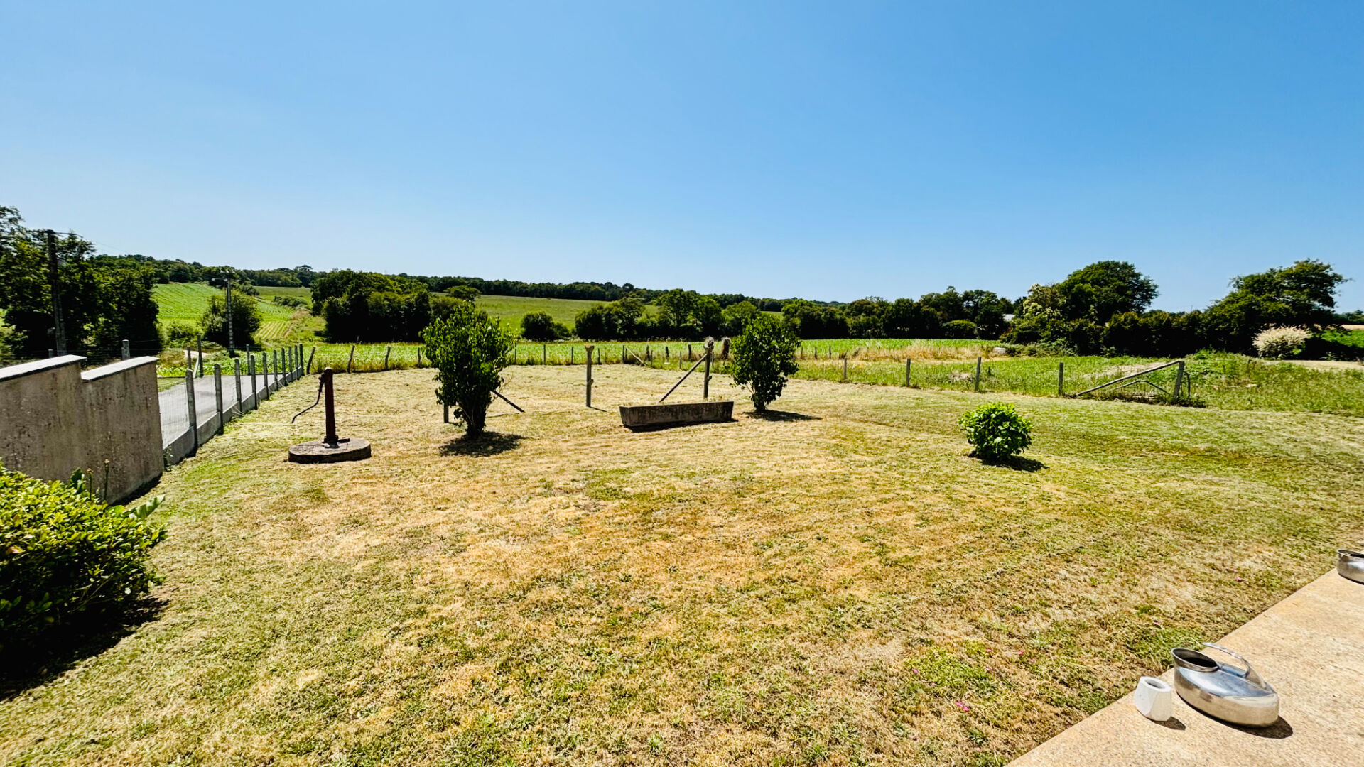 Photo MAISON DE PLAIN PIED AVEC DÉPENDANCES - FÉREL image 2/6