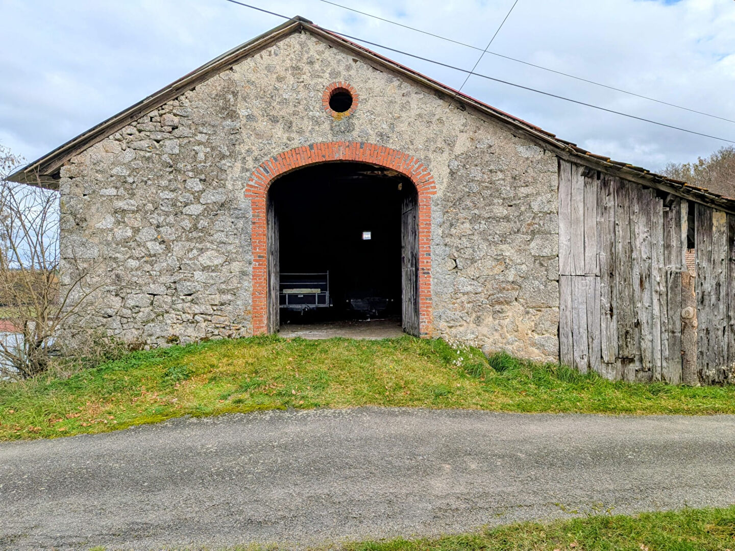 Grange de 145 x 2 niveaux