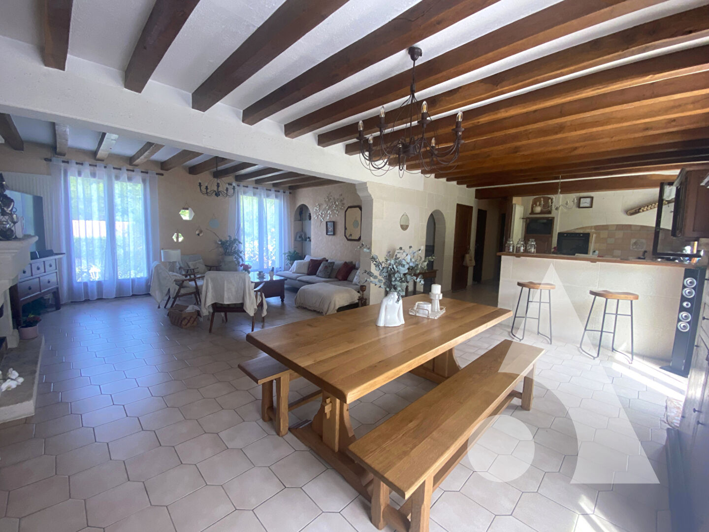MAISON EN PIERRES DANS LA VALLE DE L'AUTOMNE / 6 CHAMBRES / SOUS SOL TOTAL