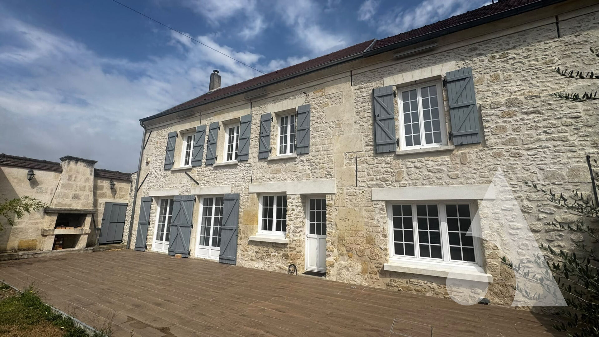 MAISON 4 CHAMBRES + BUREAU EN PIERRES VALLEE DE L'AUTOMNE