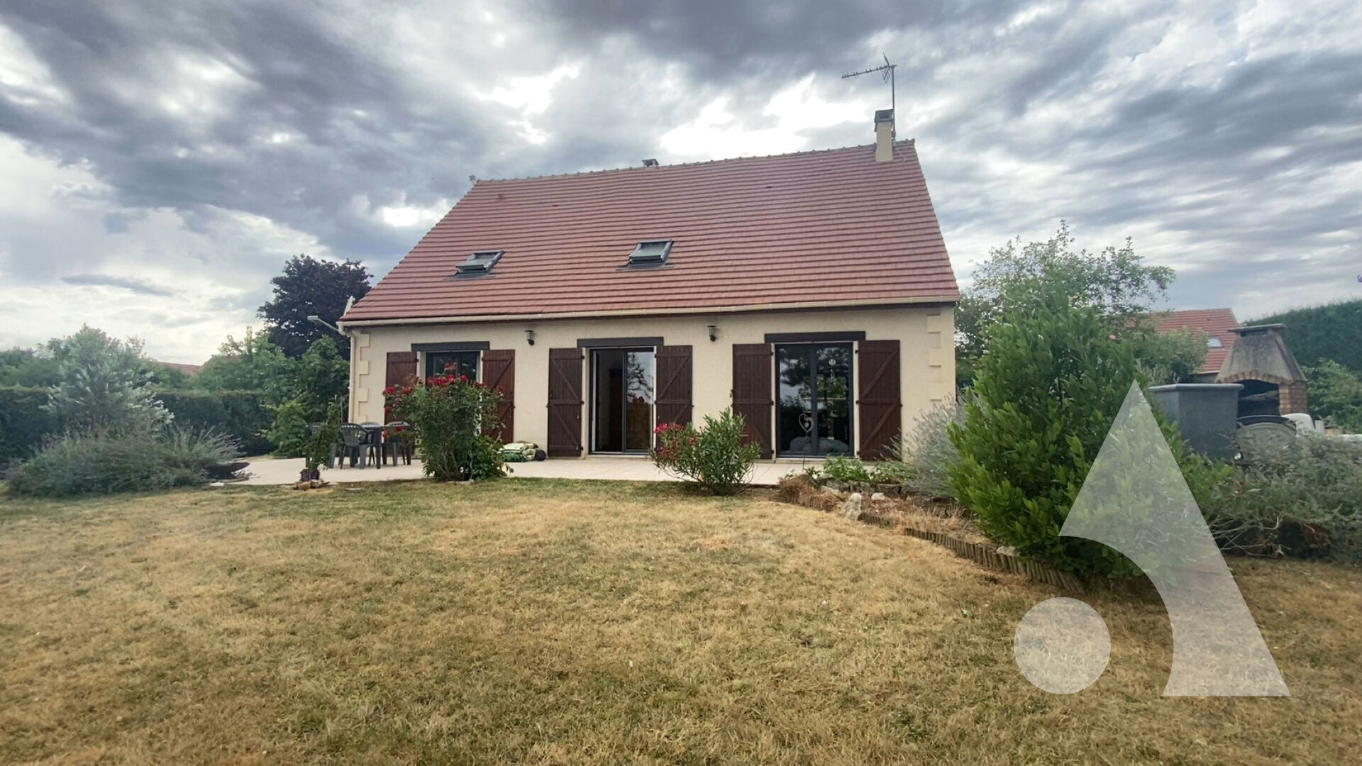 PAVILLON SUR SOUS SOL TOTAL - 4 CHAMBRES ET JARDIN