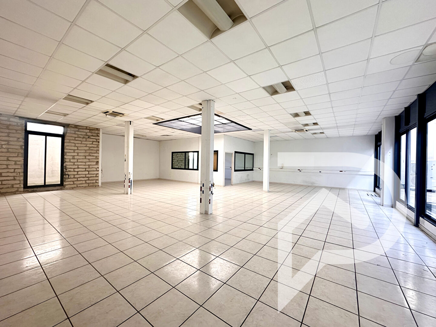 Photo À LOUER  Bureaux de 360 m² à Sète image 4/6