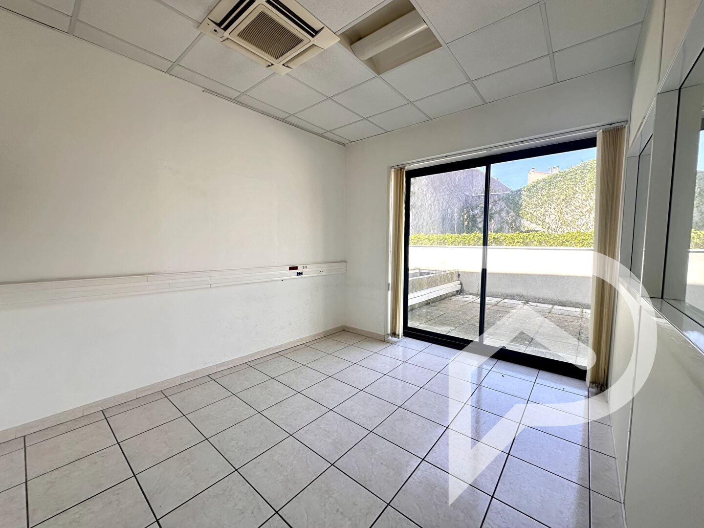Photo À LOUER  Bureaux de 360 m² à Sète image 5/6