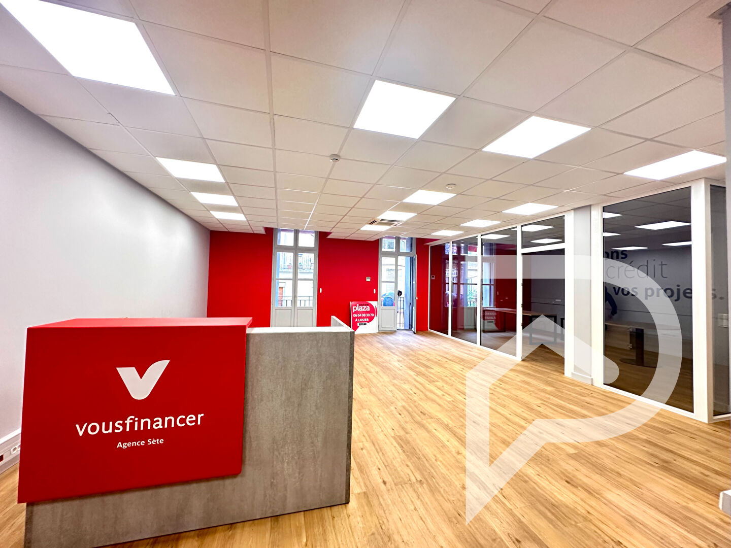 Photo Bureaux à Louer en Centre-Ville de Sète  90 m² avec Balcon et Accessibilité PMR image 2/6