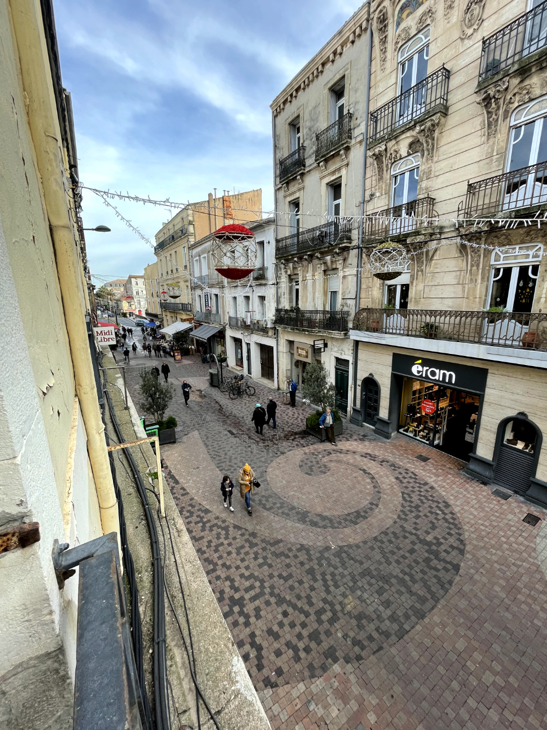 Photo Bureaux à Louer en Centre-Ville de Sète  90 m² avec Balcon et Accessibilité PMR image 4/6