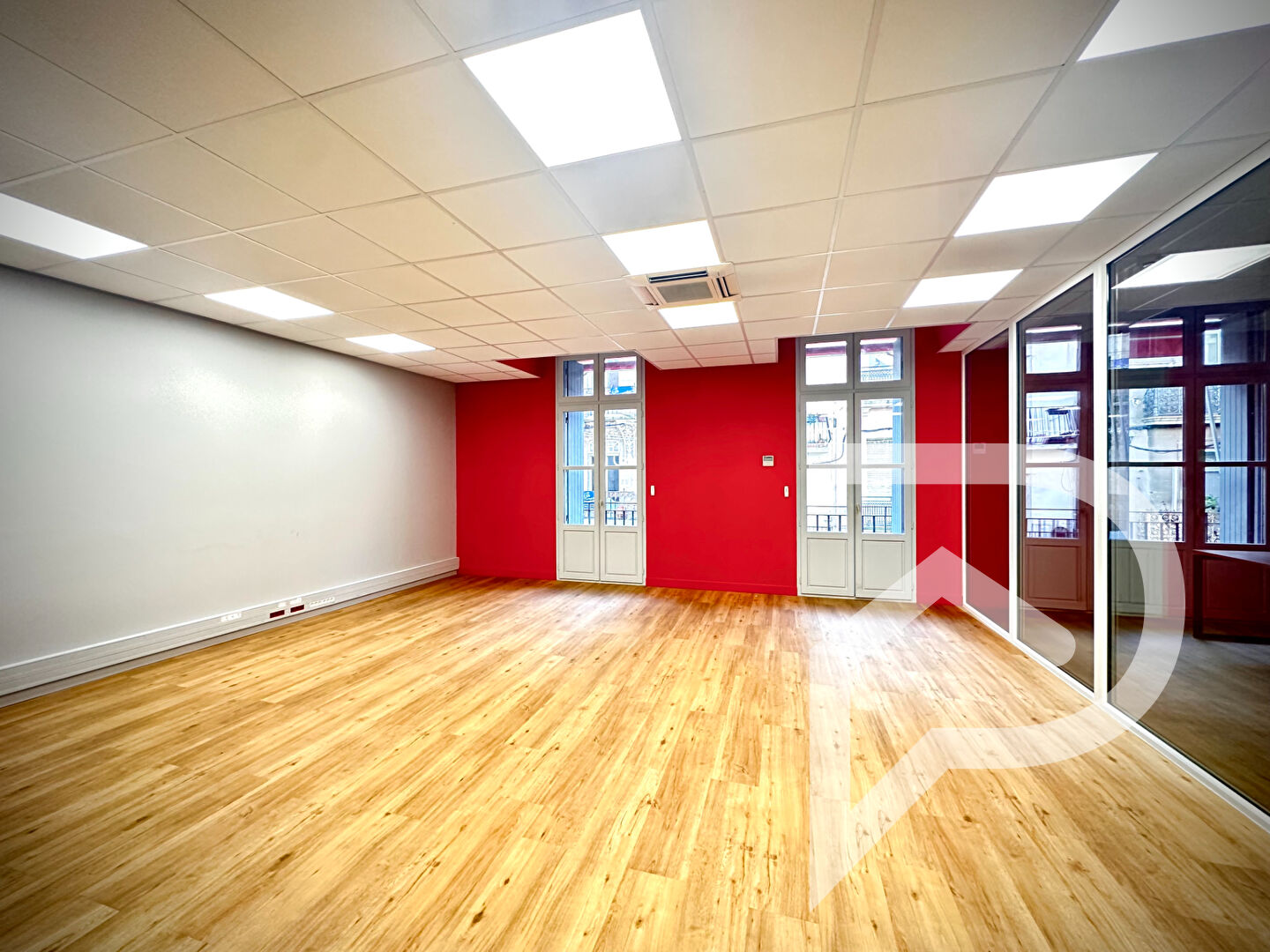 Photo Bureaux à Louer en Centre-Ville de Sète  90 m² avec Balcon et Accessibilité PMR image 6/6