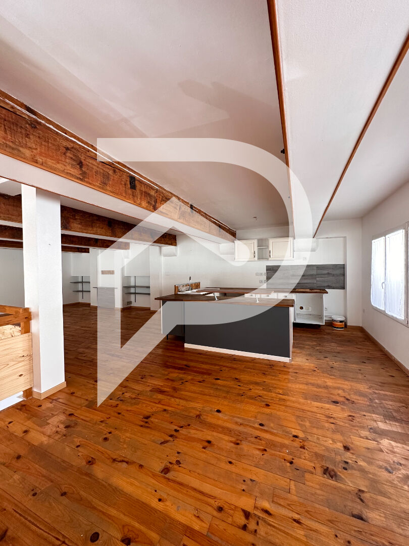LOFT Sete Centre ville 4 pièces 147 m2