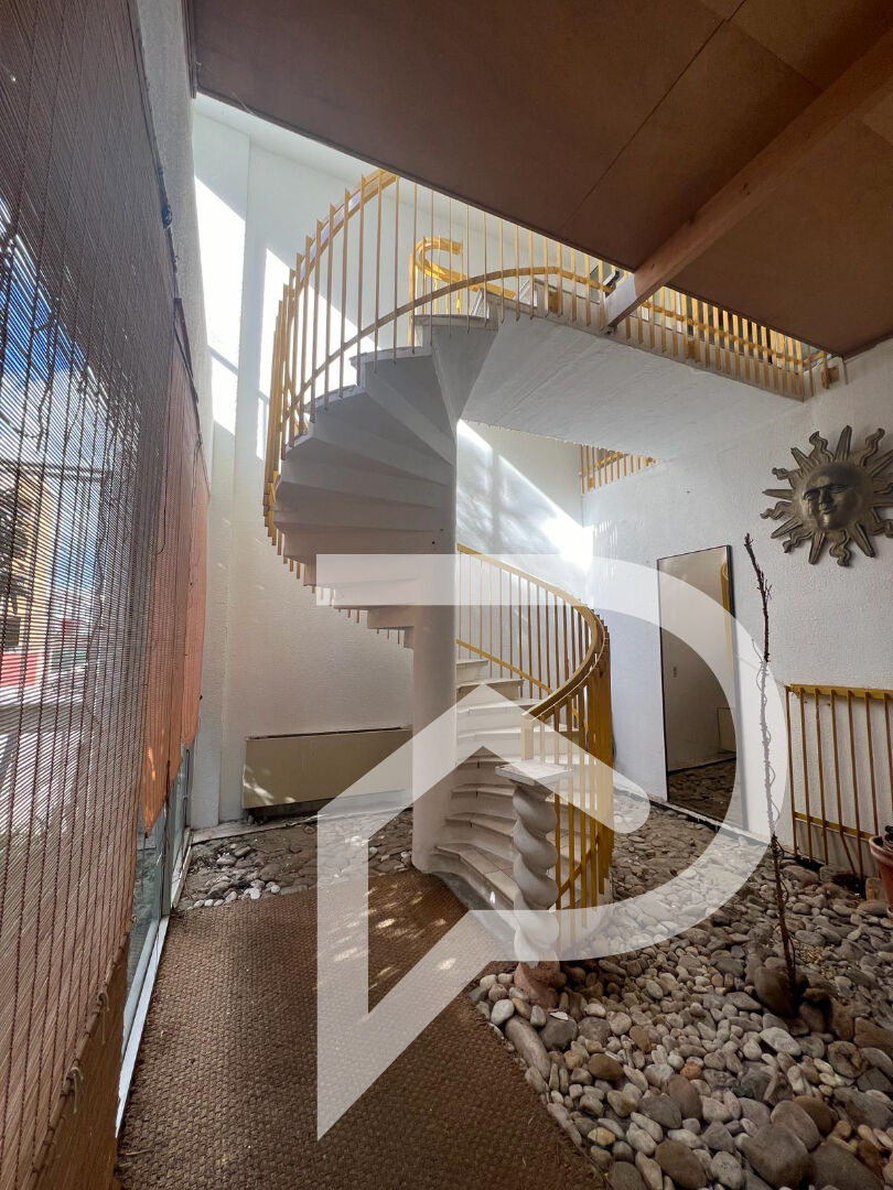 Photo Appartement Spacieux et Lumineux de 280 m² avec Petit Jardin et Garage à Sète image 2/6