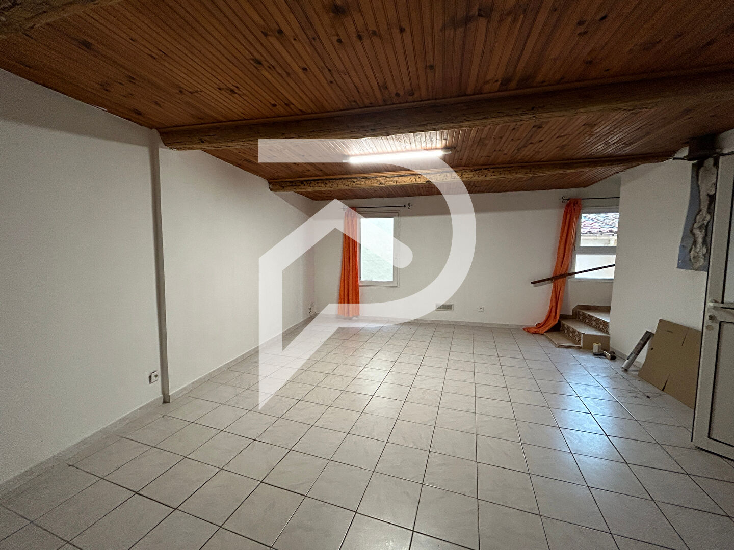 Photo Maison Gigean 4 pièce(s) 96 m2 image 1/5