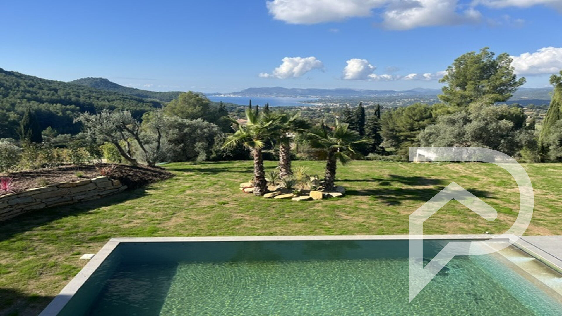Villa d'architecte de 197 m² au coeur d'un havre de paix entre Cassis et Bandol