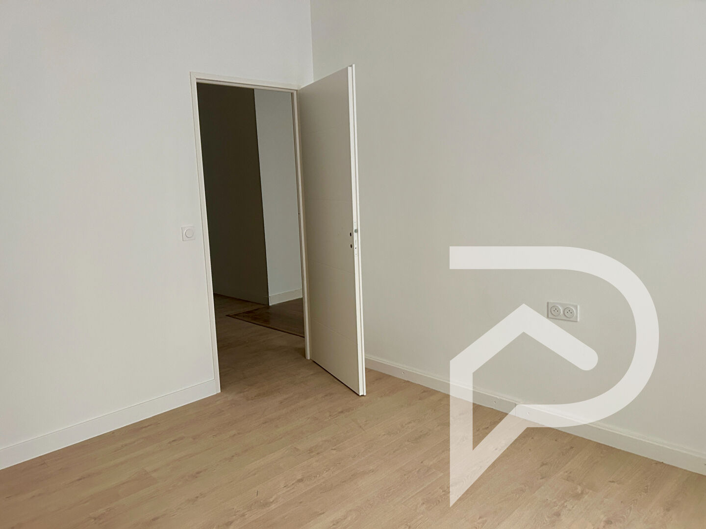 Photo T2 centre ville /terrasse   ascenseur à Sète 56m2 image 6/6