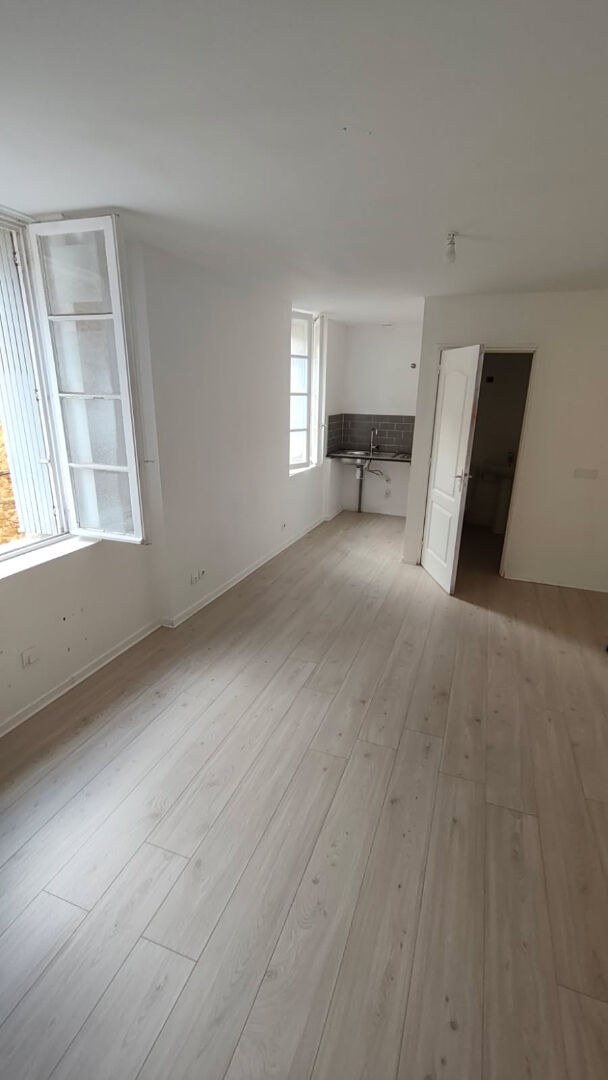 STUDIO REFAIT À NEUF