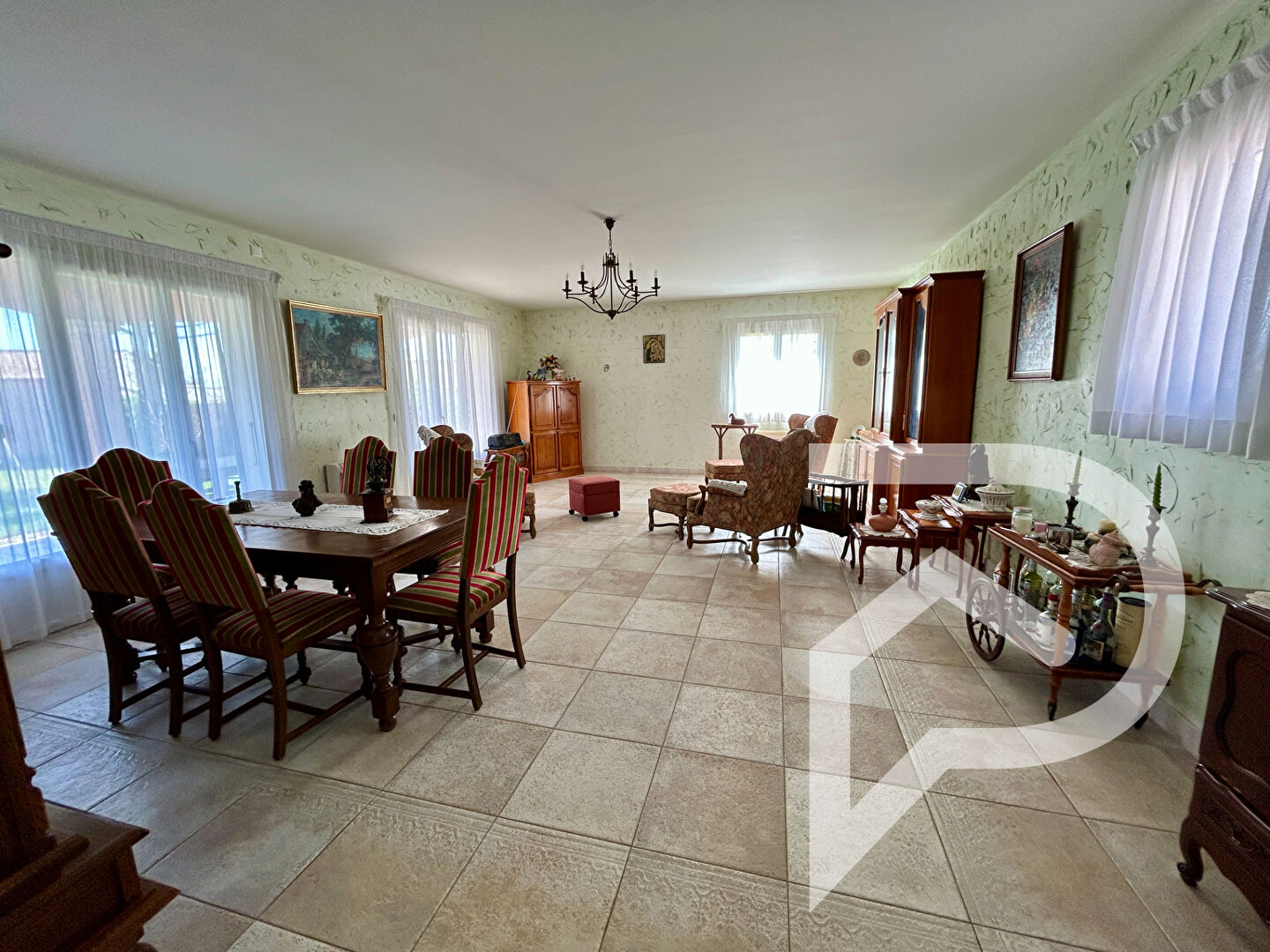 Photo Villa Villeveyrac 5 pièce(s) 152.83 m2 avec double garage image 3/6