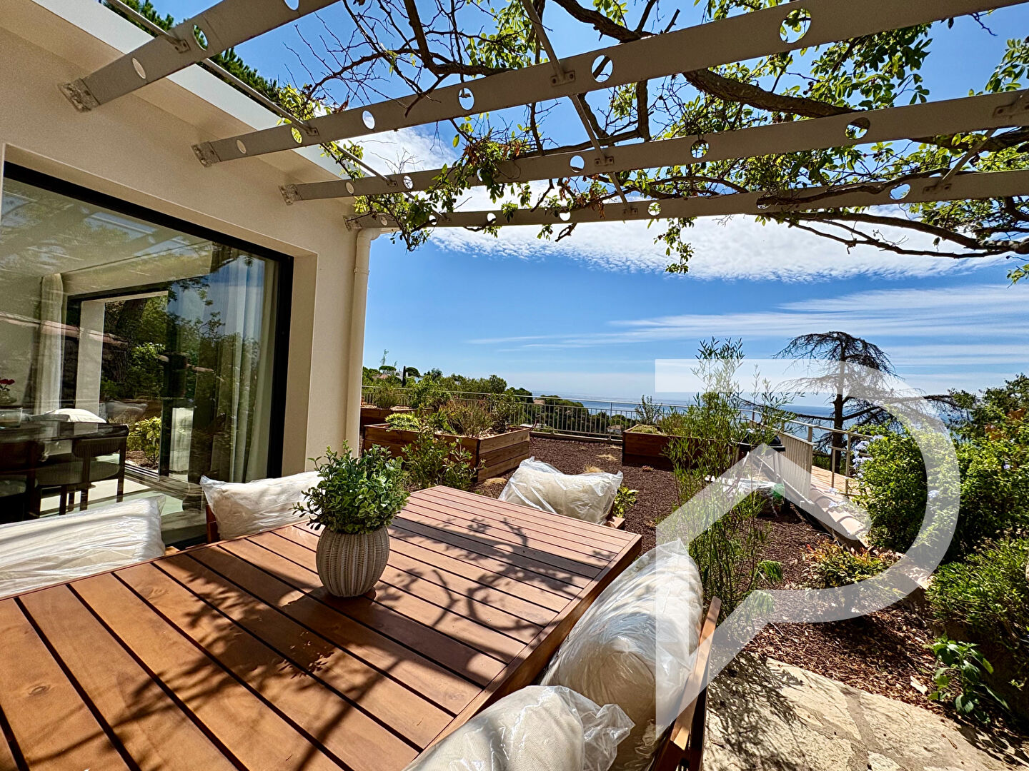 Maison contemporaine avec vue mer à couper le souffle  Saint-Clair  sud  terrasse 110 m2