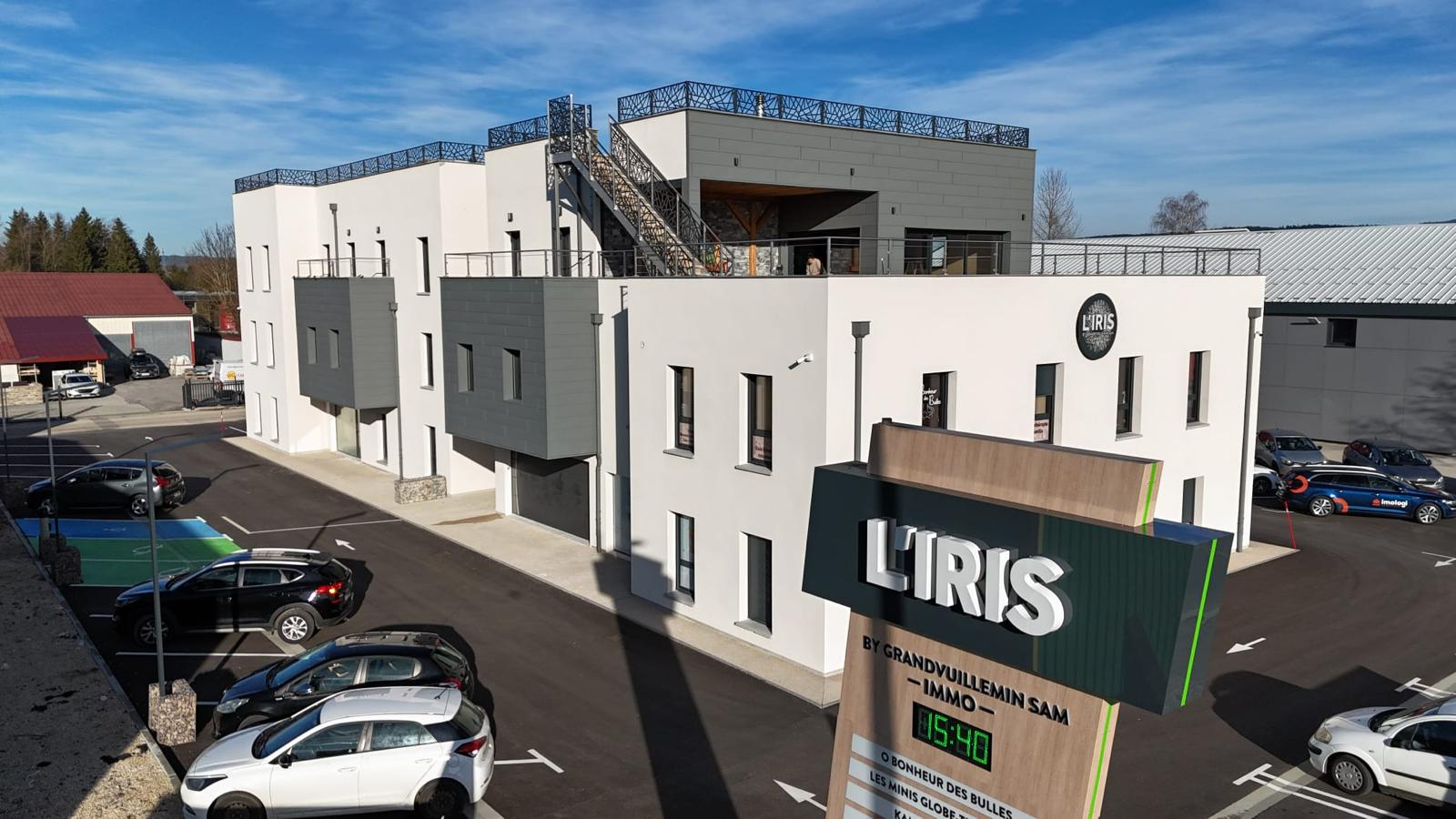 Local commercial brut à Houtaud 42 m2