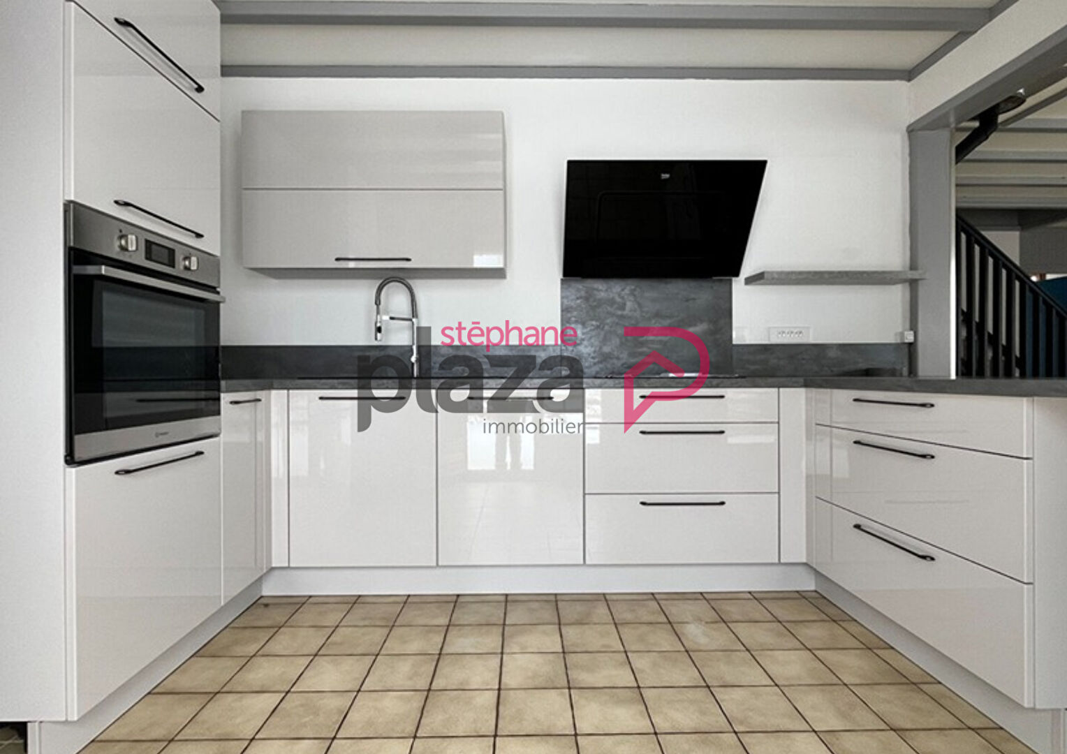 Photo Maison sur sous-sol 6 pièce(s) 140 m2 image 1/6