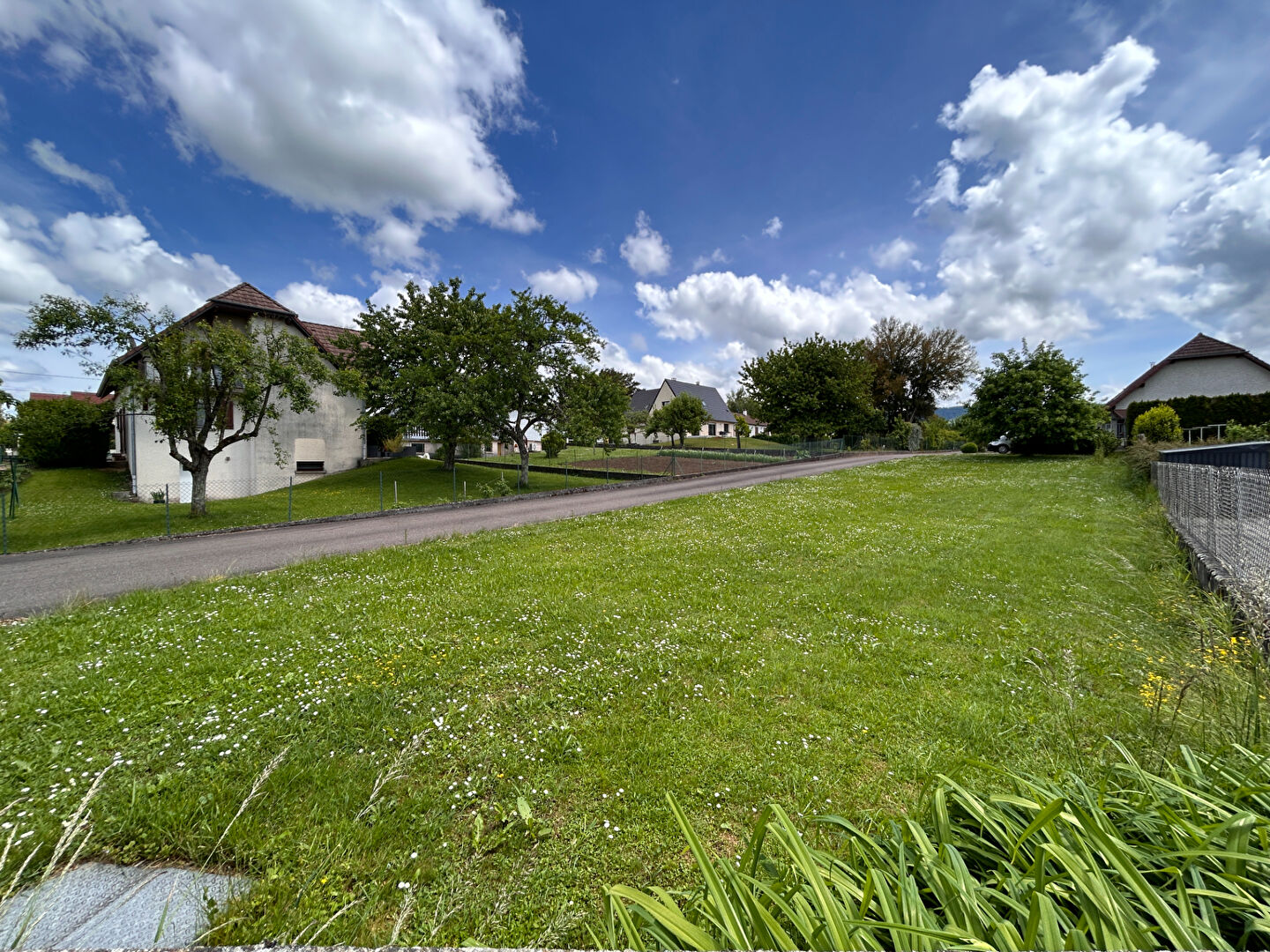 Photo Terrain à construire de 467 m2 - Voray sur l'Ognon image 2/2