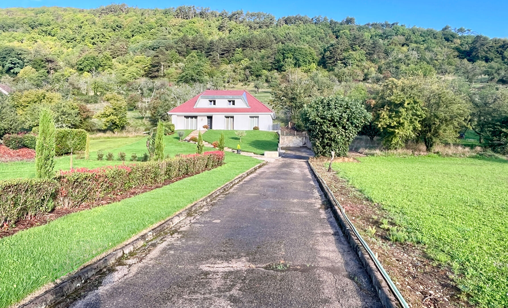 Photo Maison chaleureuse à Velotte, nature, calme et proximité du centre-ville image 1/6