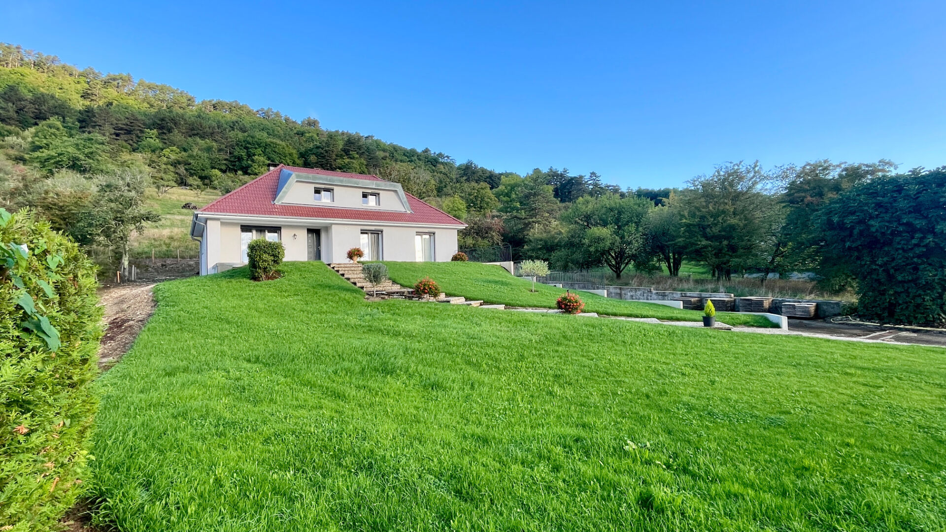 Photo Maison chaleureuse à Velotte, nature, calme et proximité du centre-ville image 2/6