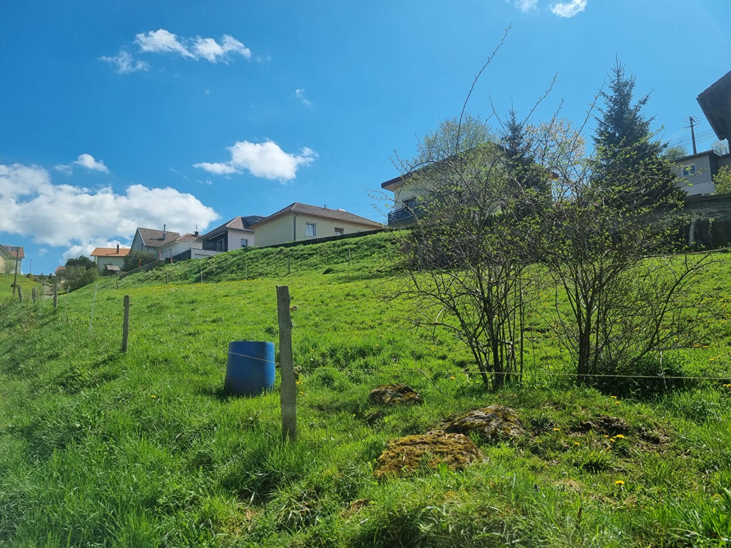 Terrain constructible 10.22 ares LES GRAS