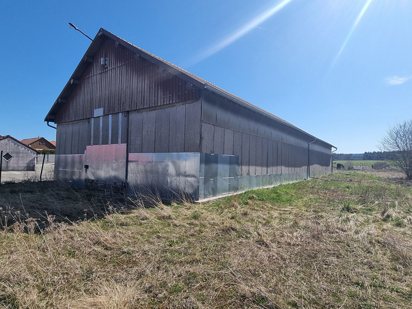 Photo Terrain et hangar Avoudrey 6348 m2 image 4/6