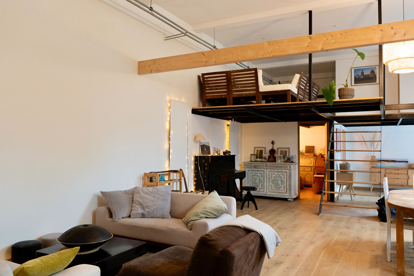 Local Besancon 156.8 m2