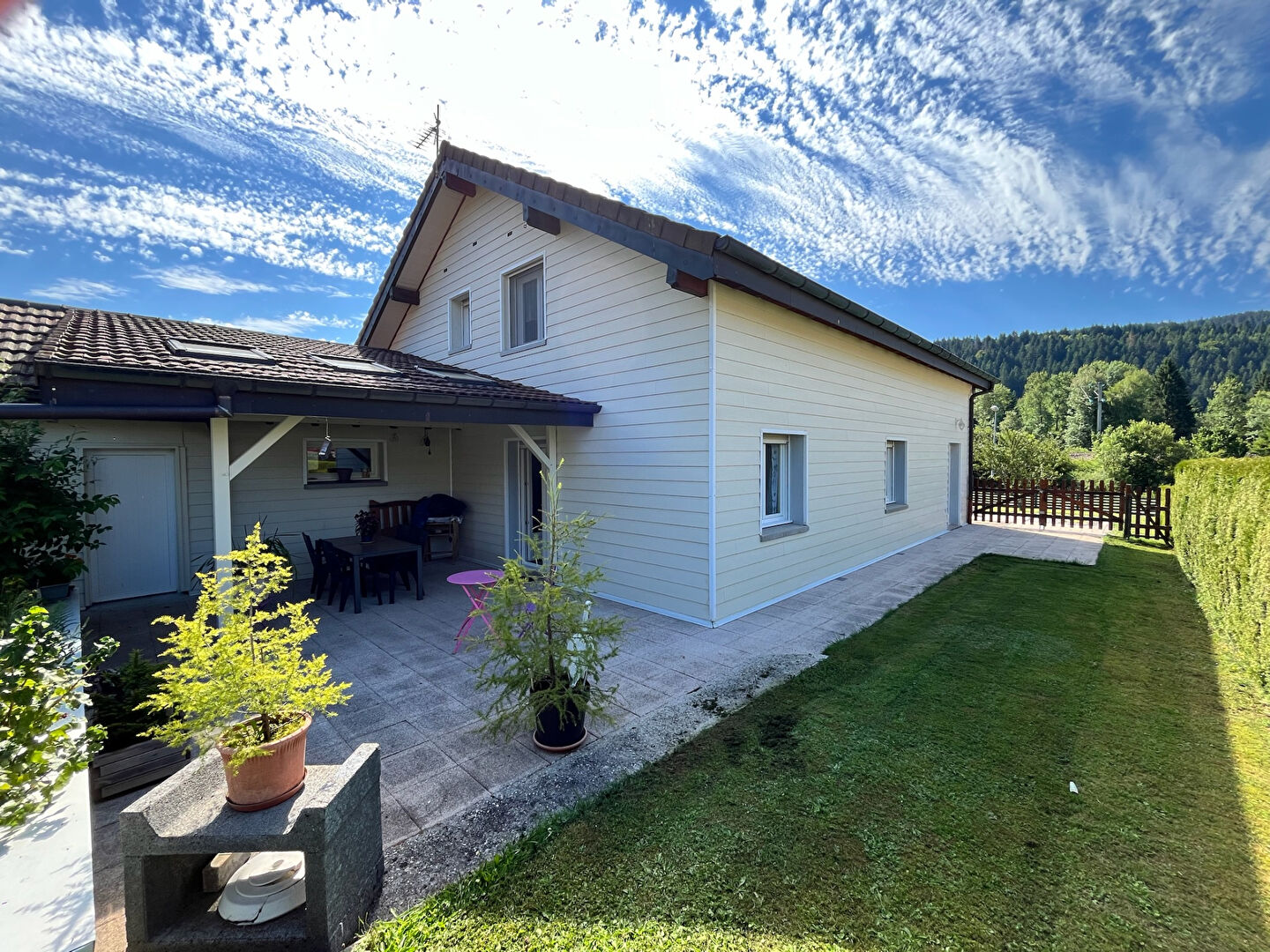 Maison La Cluse Et Mijoux 5 pièce(s) 168 m2