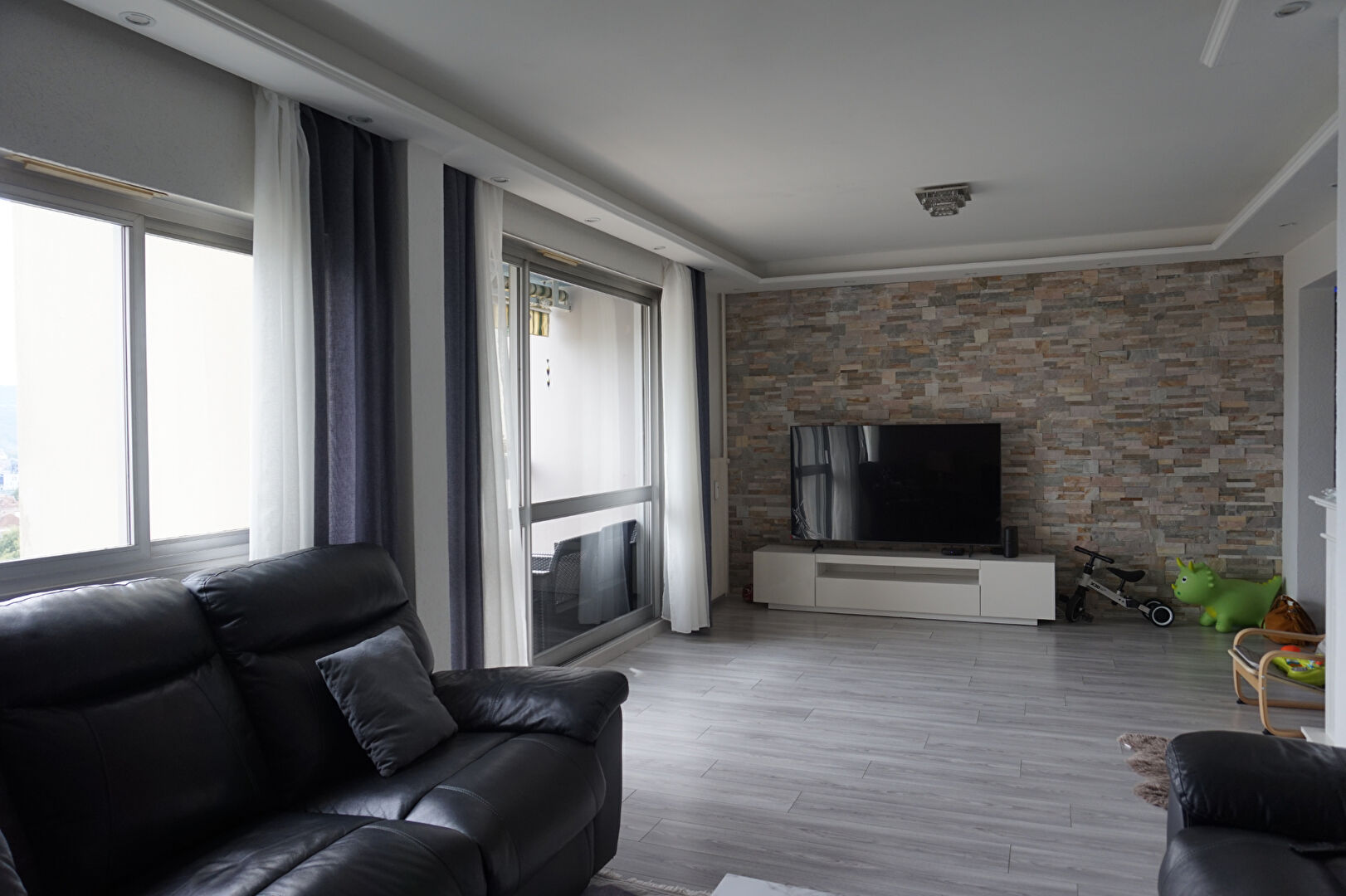 Photo Appartement Besancon 5 pièce(s) 103 m2 image 1/6