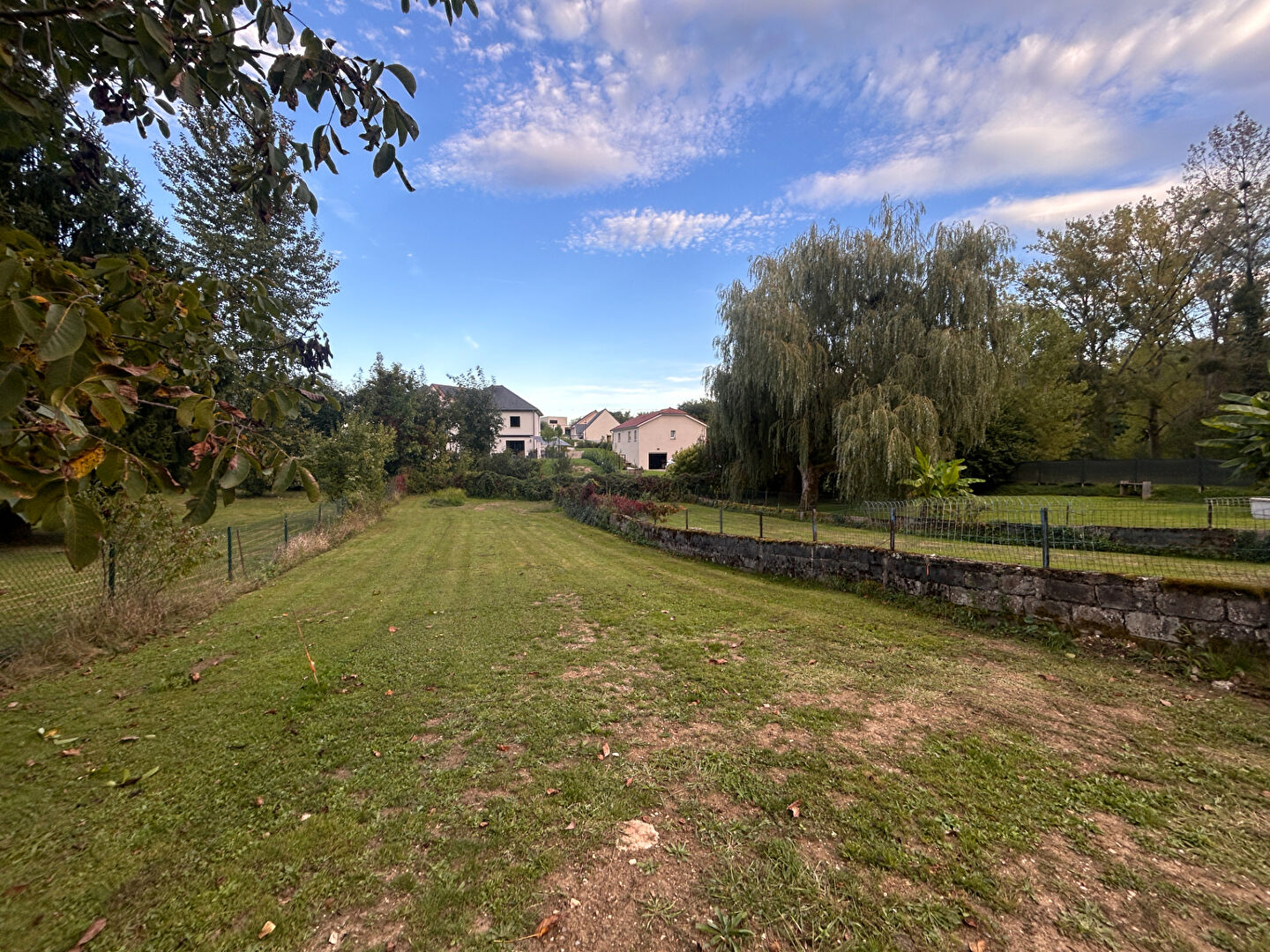 Terrain à bâtir - Miserey-Salines - 682 m2
