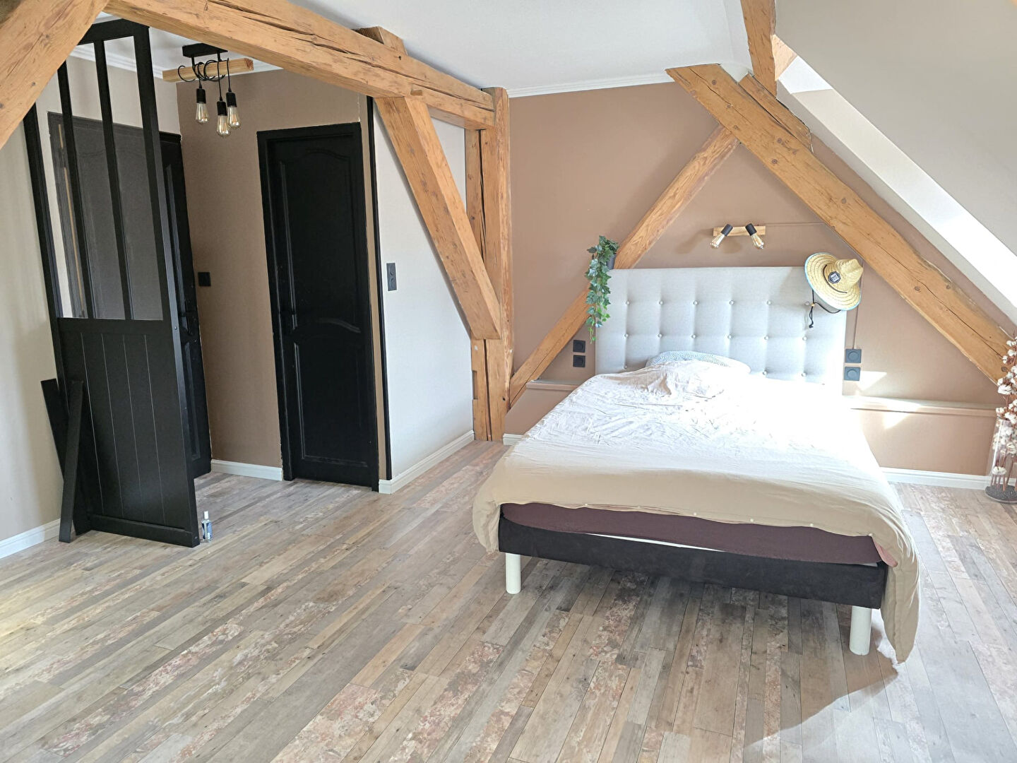 Photo Appartement Pontarlier 5 pièce(s) 170 m2 image 4/6