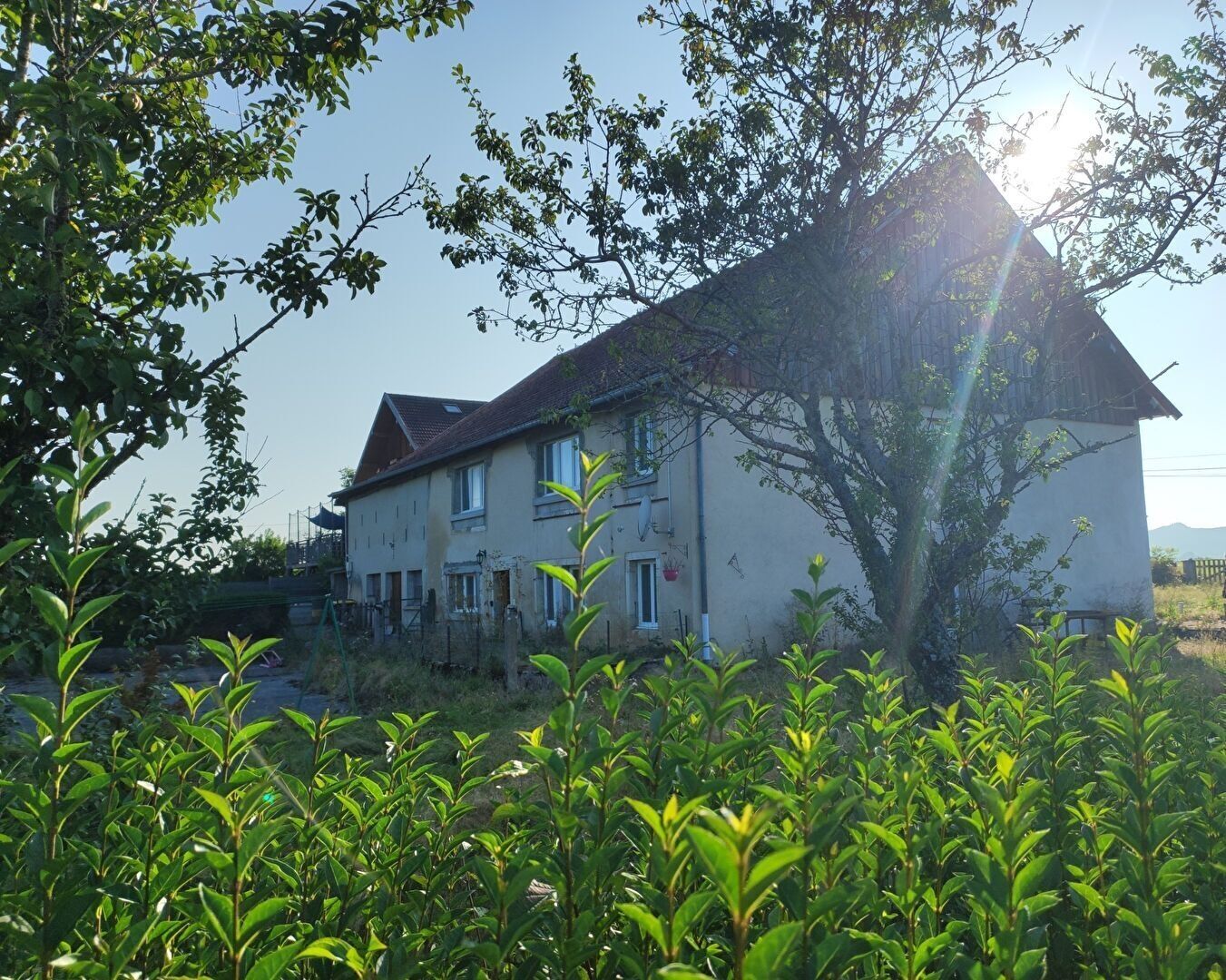 Ancienne ferme sur terrain de 1797 m² - Emplacement isolé