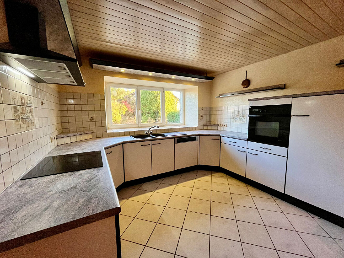 Photo Ancienne ferme sur terrain de 1797 m² - Emplacement isolé image 4/6