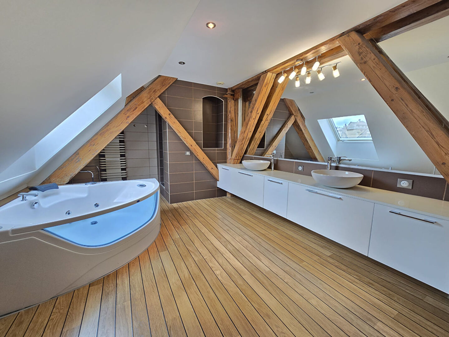 Photo Appartement Pontarlier 5 pièce(s) 170 m2 image 2/6