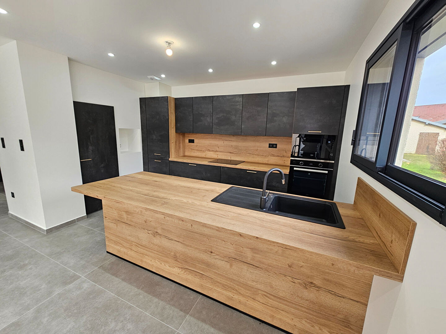 Photo Maison Houtaud 6 pièce(s) 130 m2 image 2/6