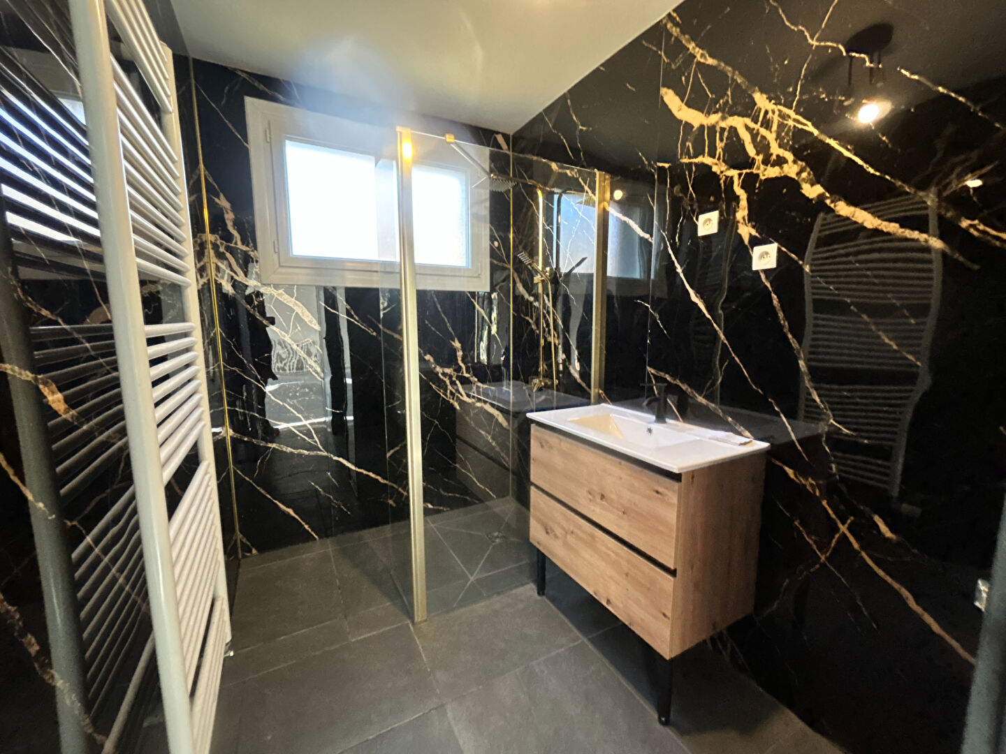 Photo Maison à louer 135 m² - MIGNOVILLARD image 3/6