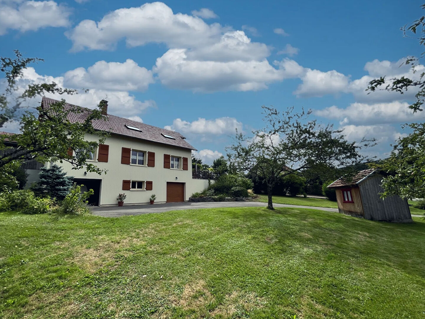 Maison 6 pièces REUGNEY 137 m2