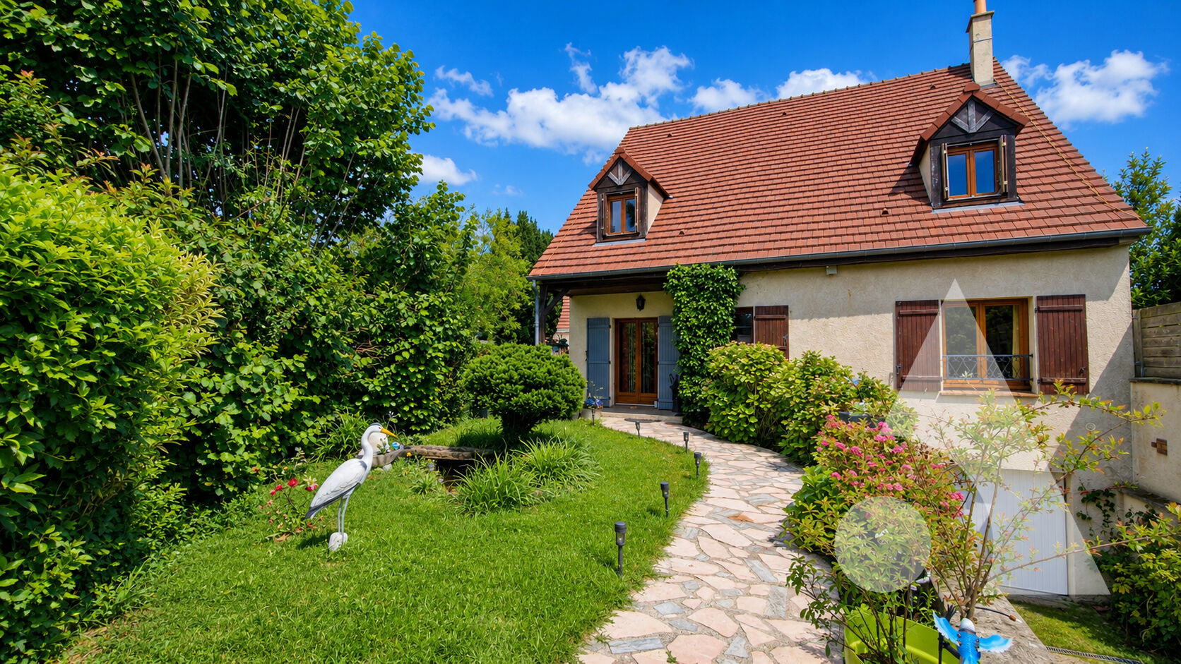 Maison Le Thillay 8 pièce(s) 180 m2 - 5 chambres - sous-sol et piscine