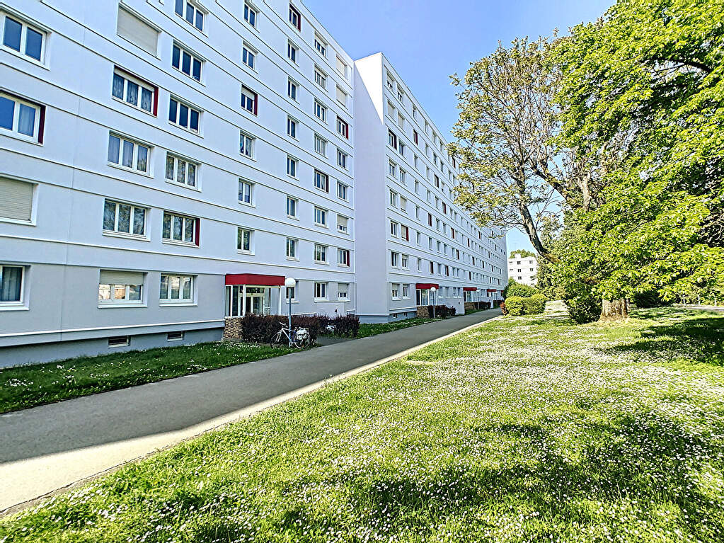 Apartment 4 pièces · 76.00 m² à DIJON