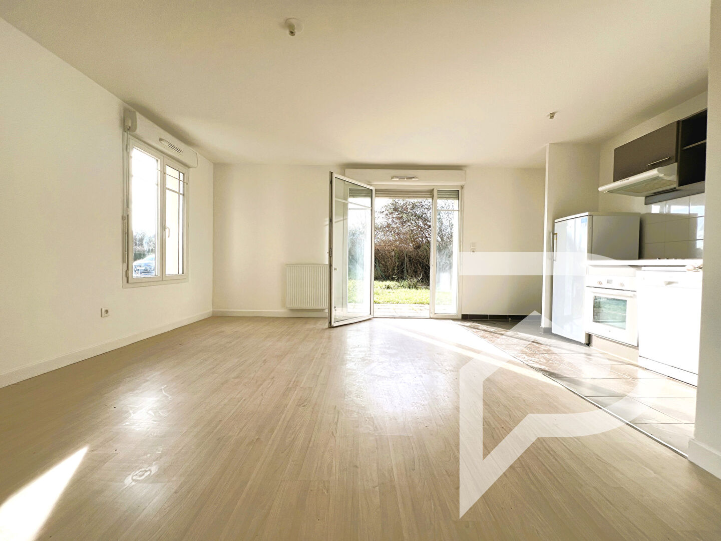 Photo Appartement Persan 3 pièce(s) 60.59 m2 image 2/5