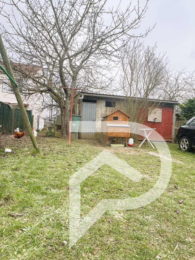 Dépendance d'habitation sur terrain Persan